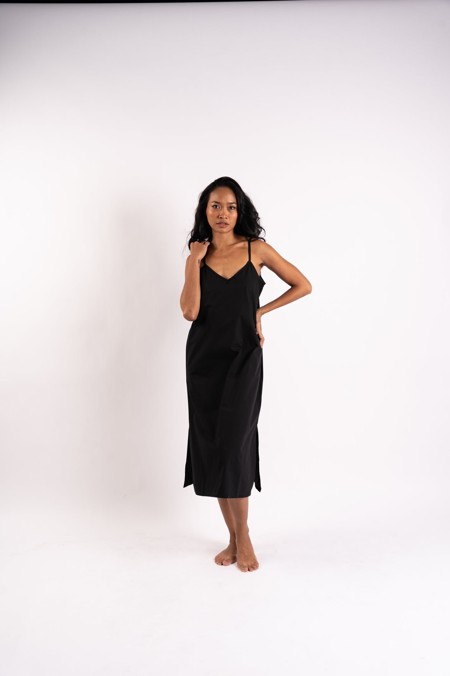 Black poplin slip dress | front