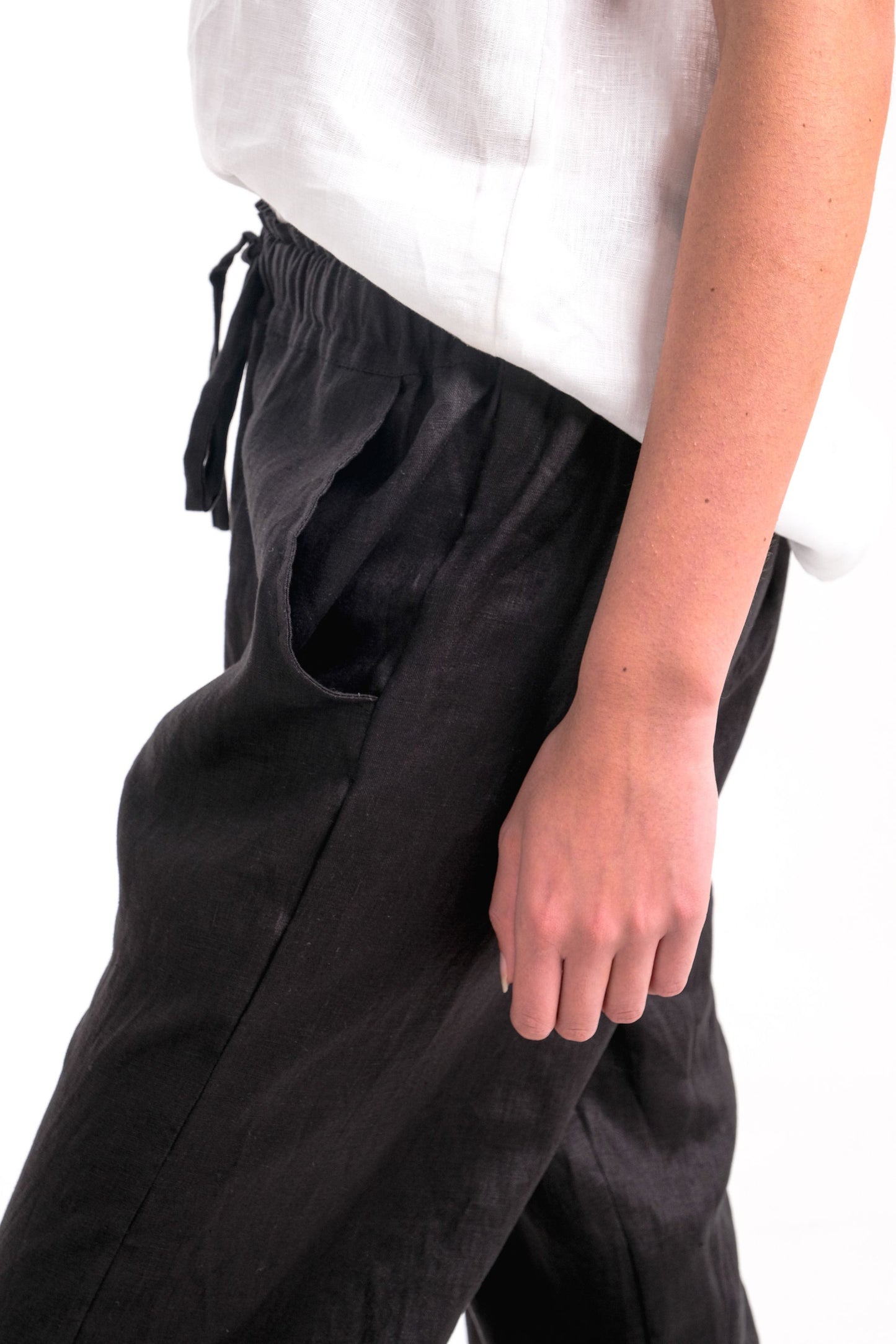 Black Linen pant with pockets | Sara-Pants-Donnah