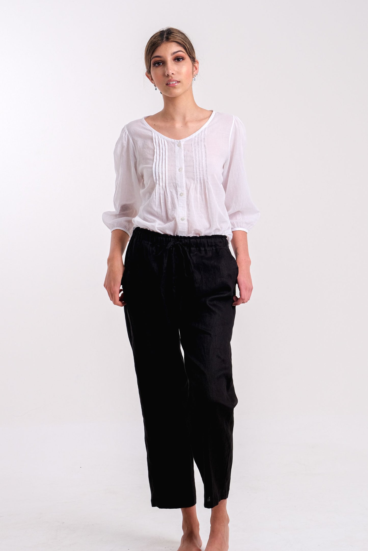 Black Linen pant with pockets | Sara-Pants-Donnah