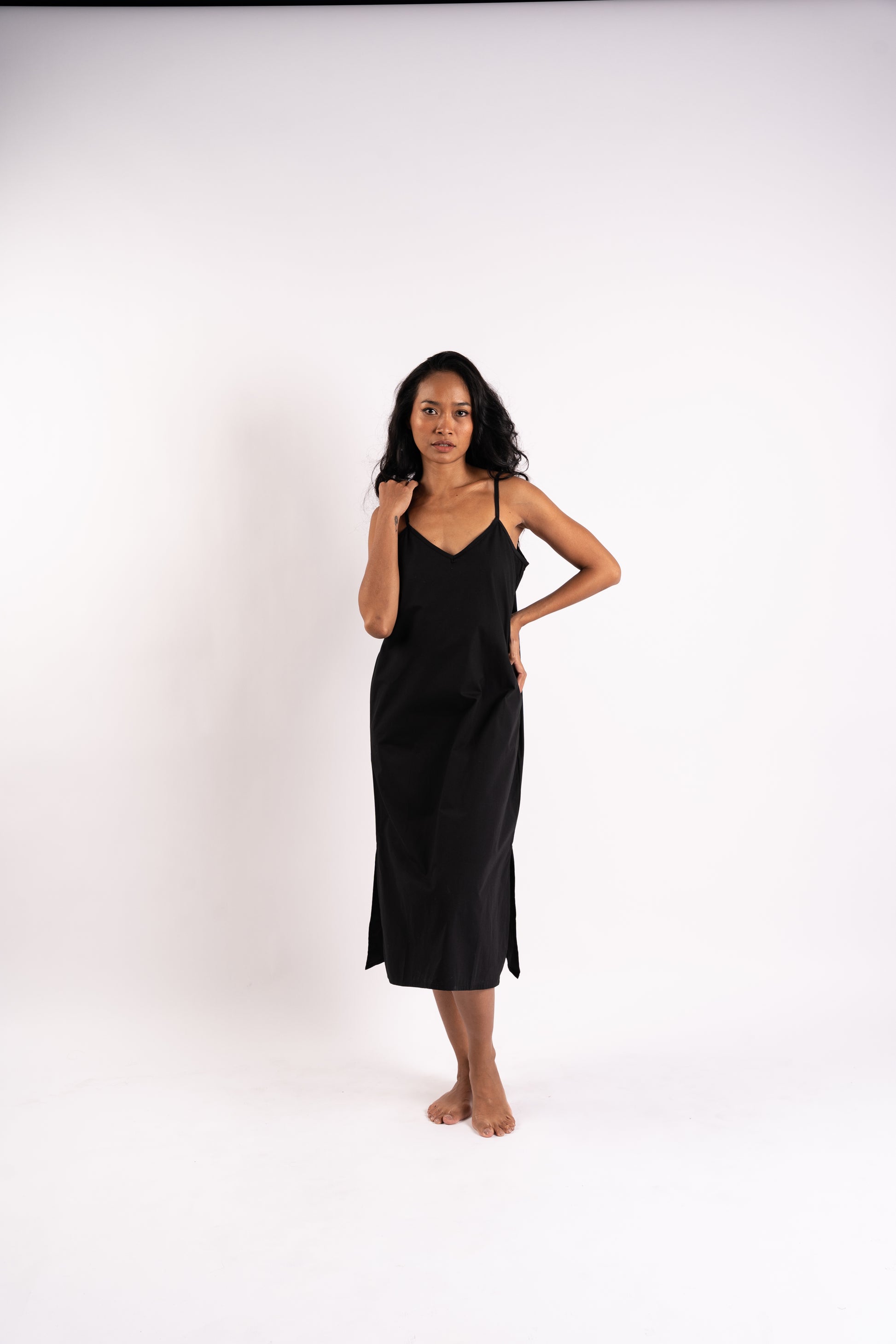 Black poplin slip dress | front