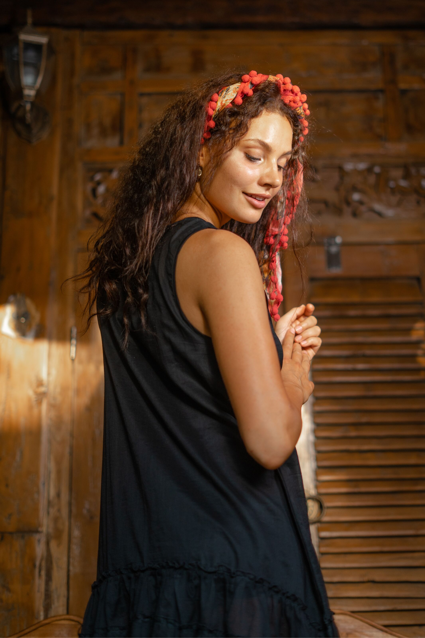 Black-cotton-dress-with-frill-back